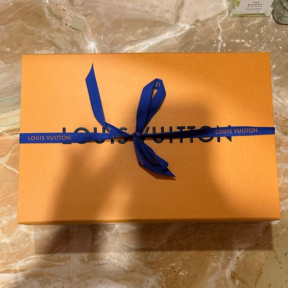 Louis Vuitton Bandeau - Picture 2 of 2